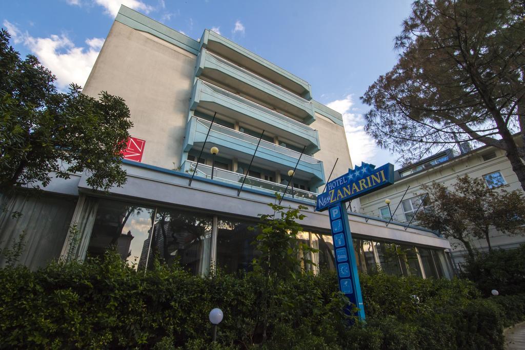 Hotel Zanarini In Centro A Риччоне Экстерьер фото